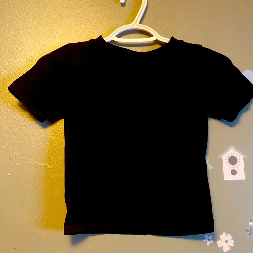 🖤A little black crop top.